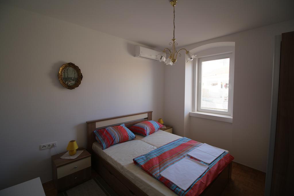 Apartment Ribica Krk Town Quarto foto