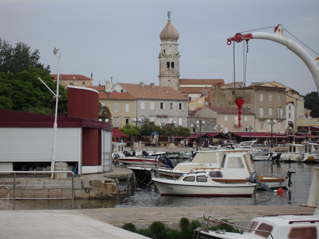 Apartment Ribica Krk Town Quarto foto